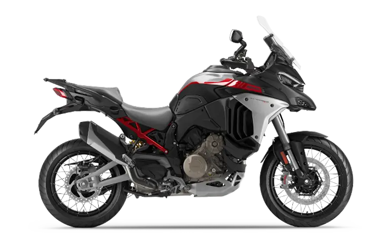 multistrada-v4-rally-my2023-768x480 Eine Ducati Multistrada V4 Rally von der Seite.