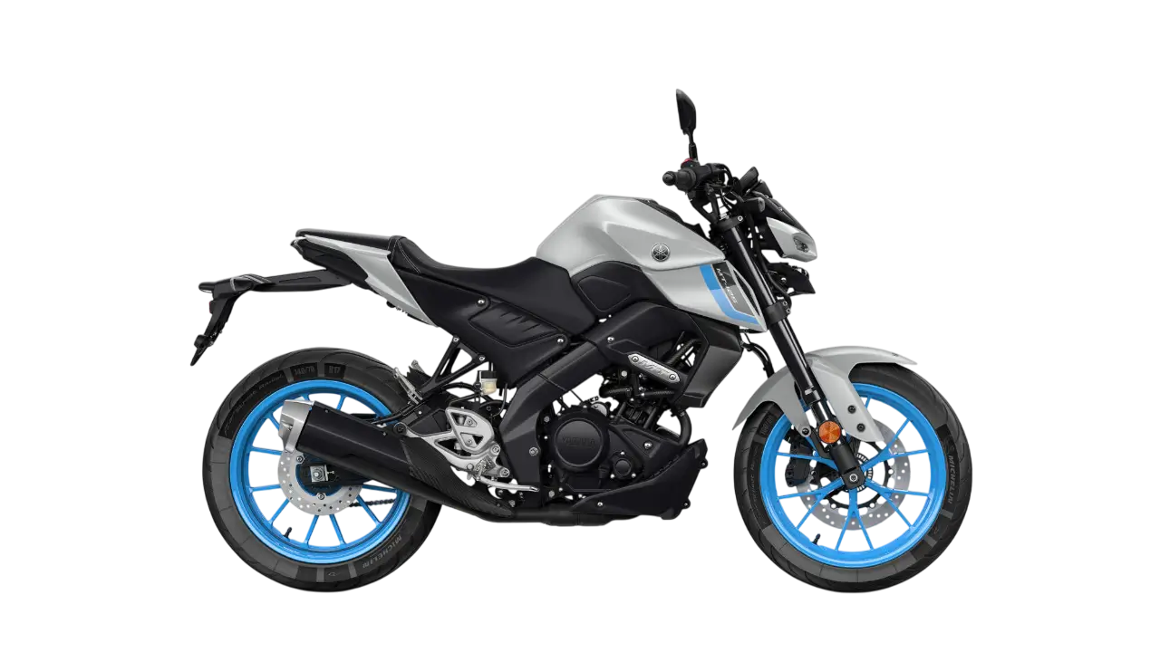 2025-Yamaha-MT125A-EU-Ice_Storm-Studio-002-03 Yamaha MT-125 Motorrad in Eissturm-Farbe mit blauen Felgen auf transparentem Hintergrund.