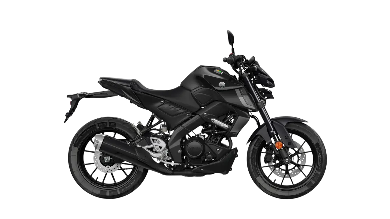 Ein schwarzes Motorrad, Modell 2025 Yamaha MT125A, seitlich im Studio.