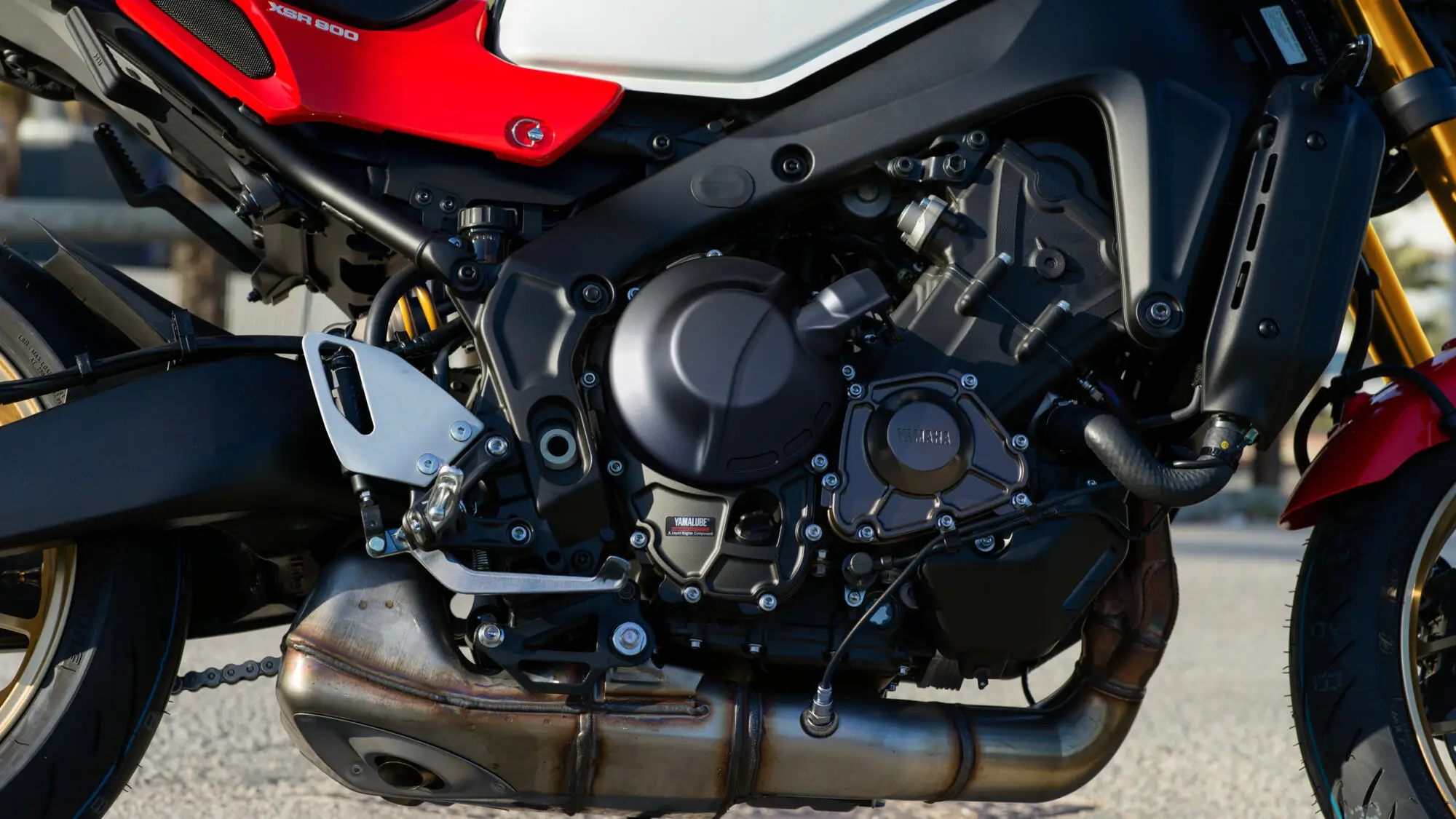 Nahaufnahme des Motors einer Yamaha XSR900.