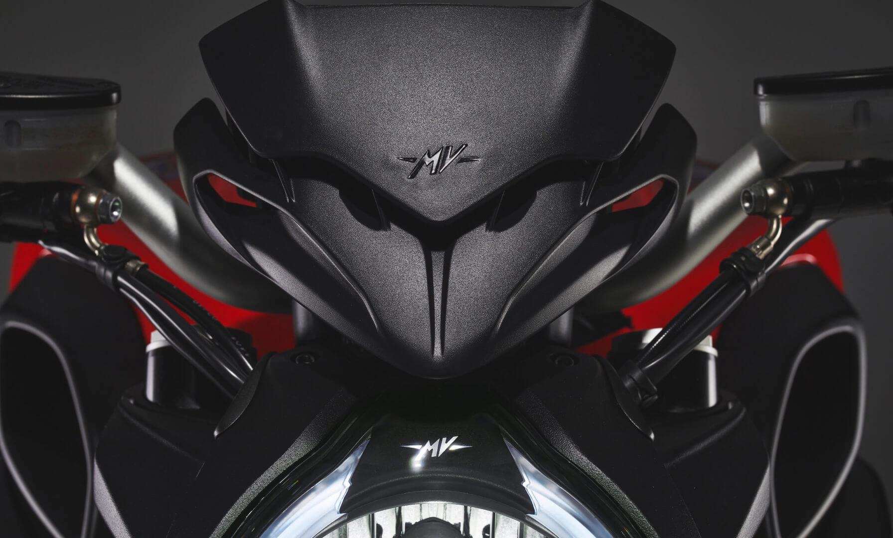 MV Agusta Brutale R Motorrad-Frontansicht mit Logo.