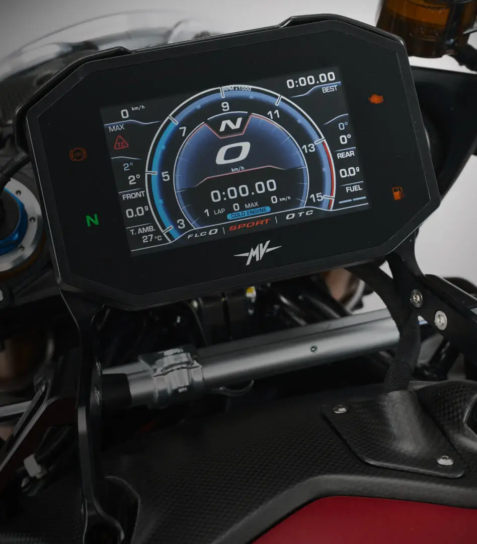 electronics Digitales Display eines MV Agusta Motorrads mit Tachometer und anderen Anzeigen.
