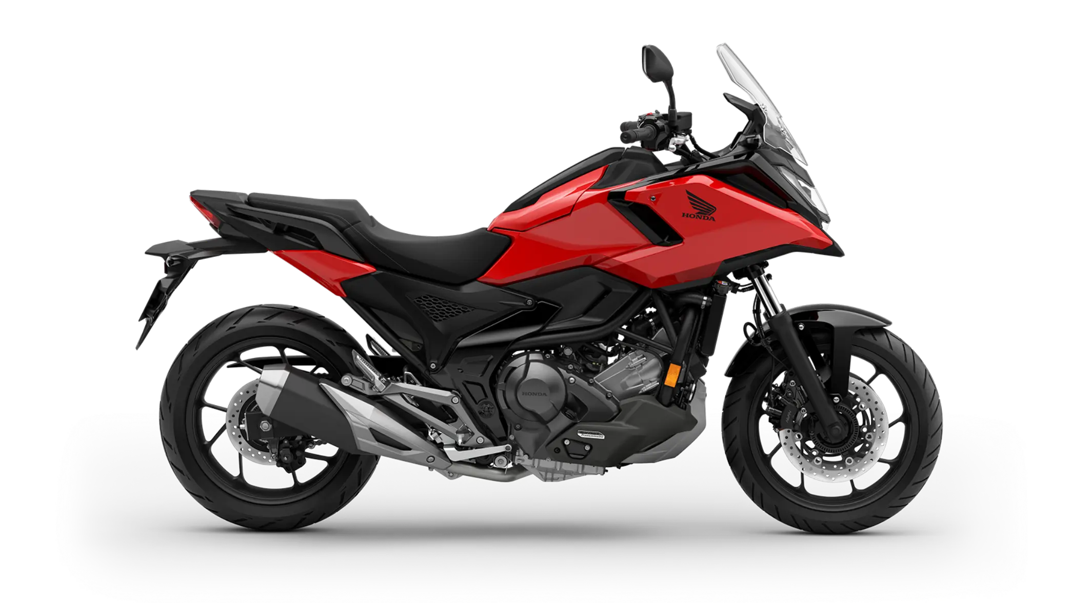 Ein rotes Honda-Motorrad NC750X, Seitenansicht.